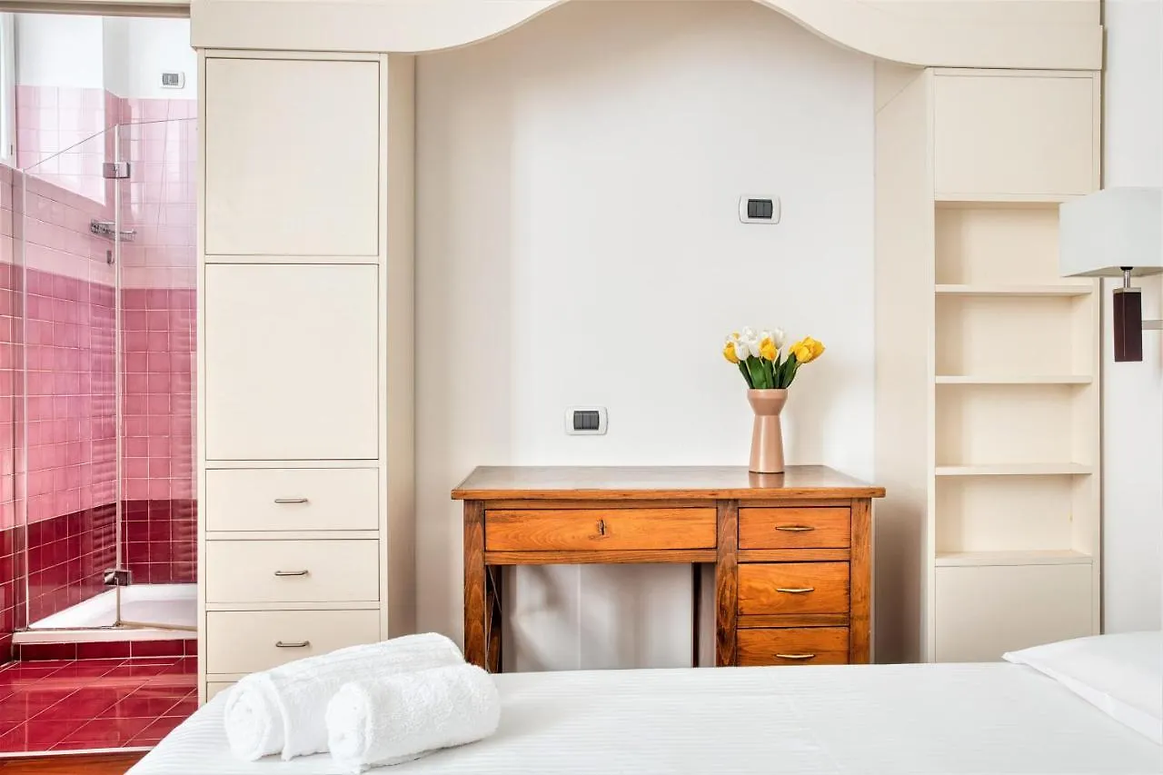 Joivy Trendy Apt Near Sforzesco Castle Милан 0*,  Италия